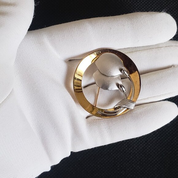 1970-s BOND BOYD VINTAGE VERMEL AND WHITE STERLING SILVER LILY BROOCH - Picture 7 of 7